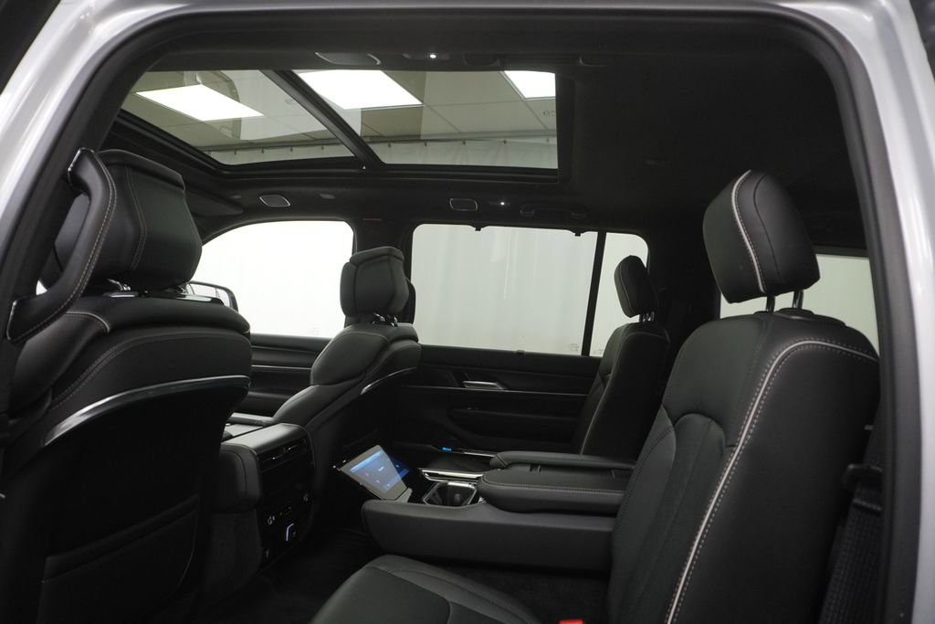 Certified 2025 Jeep Grand Wagoneer L Series II Obsidian w/ Quick Order Packagew 28T AWD/4WD image 23