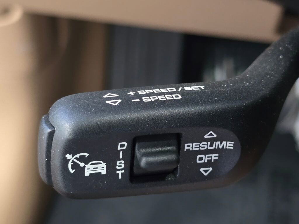 Certified 2025 Porsche Macan image 58