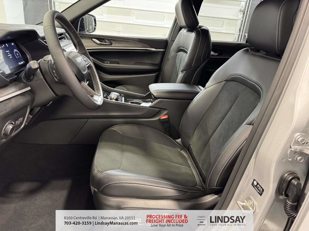 New 2026 Jeep Grand Cherokee Altitude AWD/4WD image 18