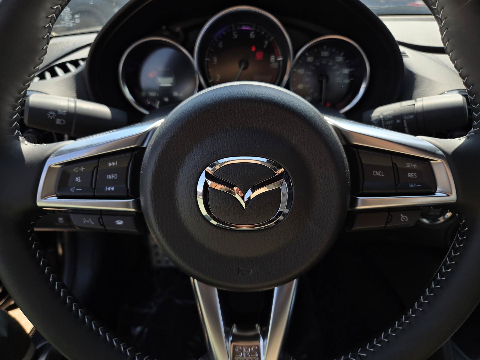 New 2026 MAZDA MX-5 Miata Club w/ Interior Package RWD image 21