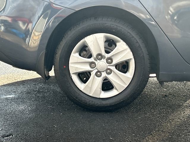 Used 2016 Kia Forte LX image 26