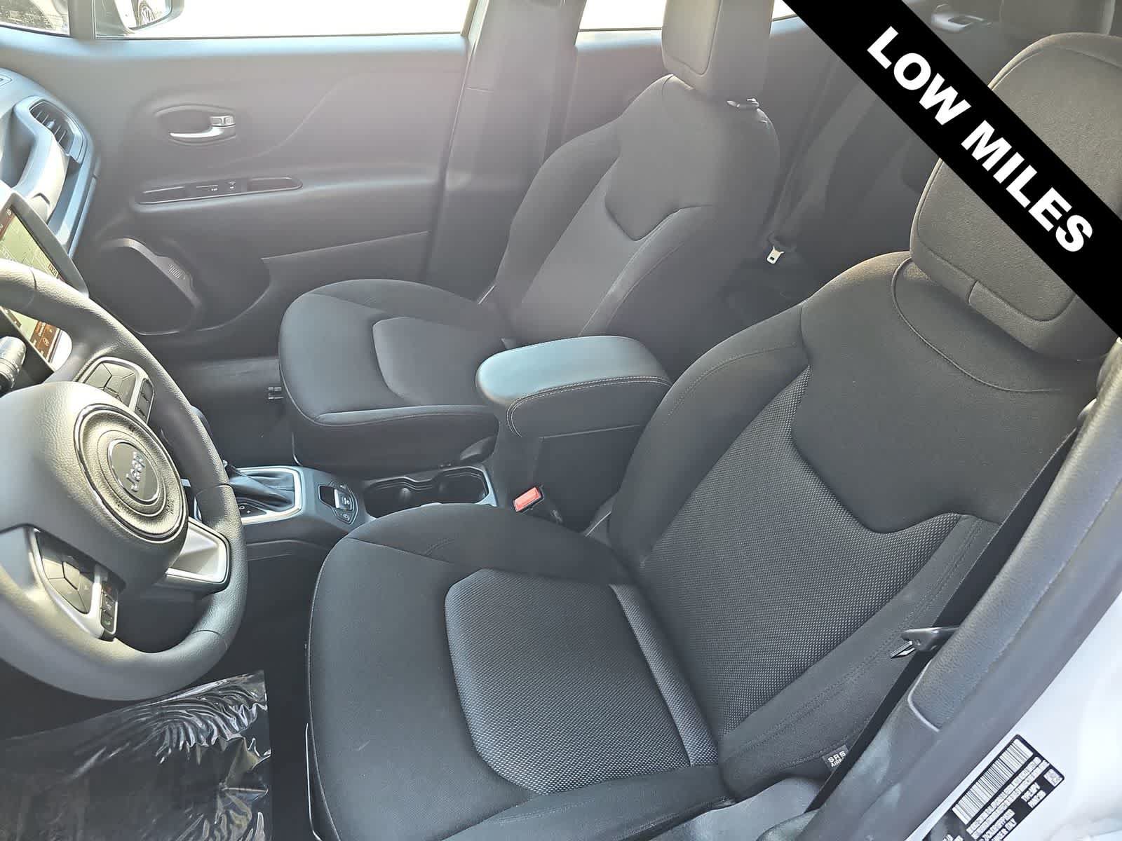 Used 2023 Jeep Renegade Latitude AWD/4WD image 14