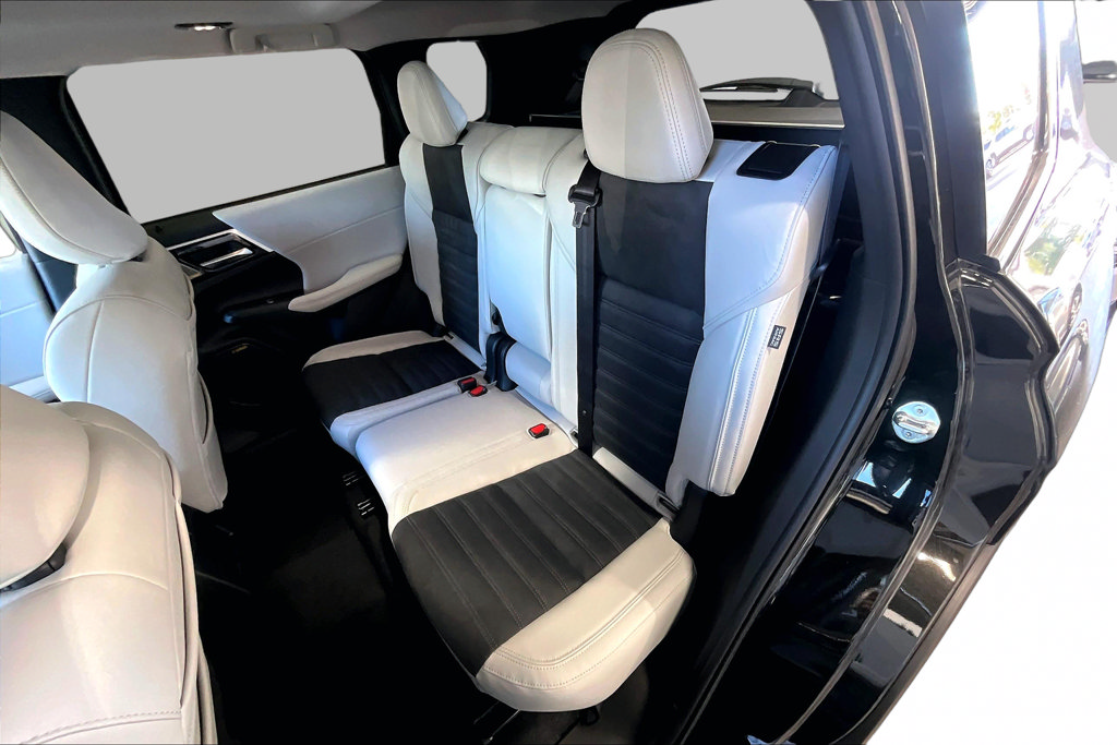 New 2026 Mitsubishi Outlander SE FWD image 10