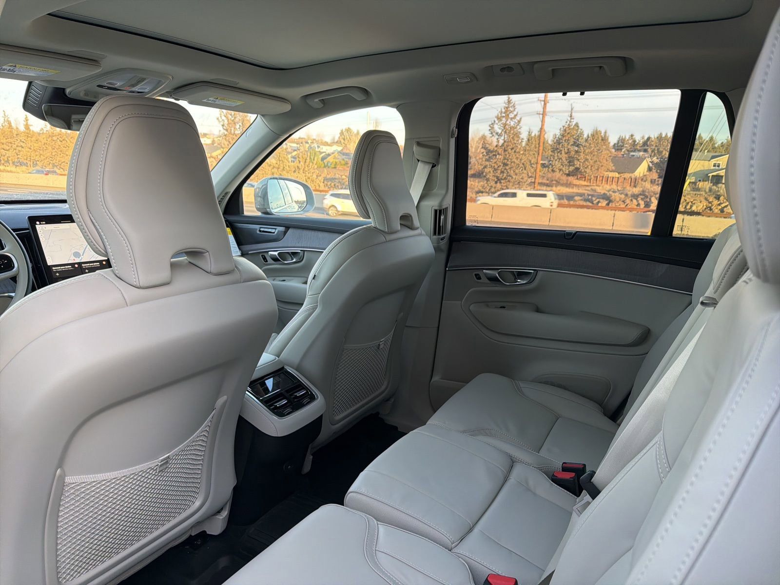 New 2026 Volvo XC90 B6 Ultra w/ Protection Package image 20