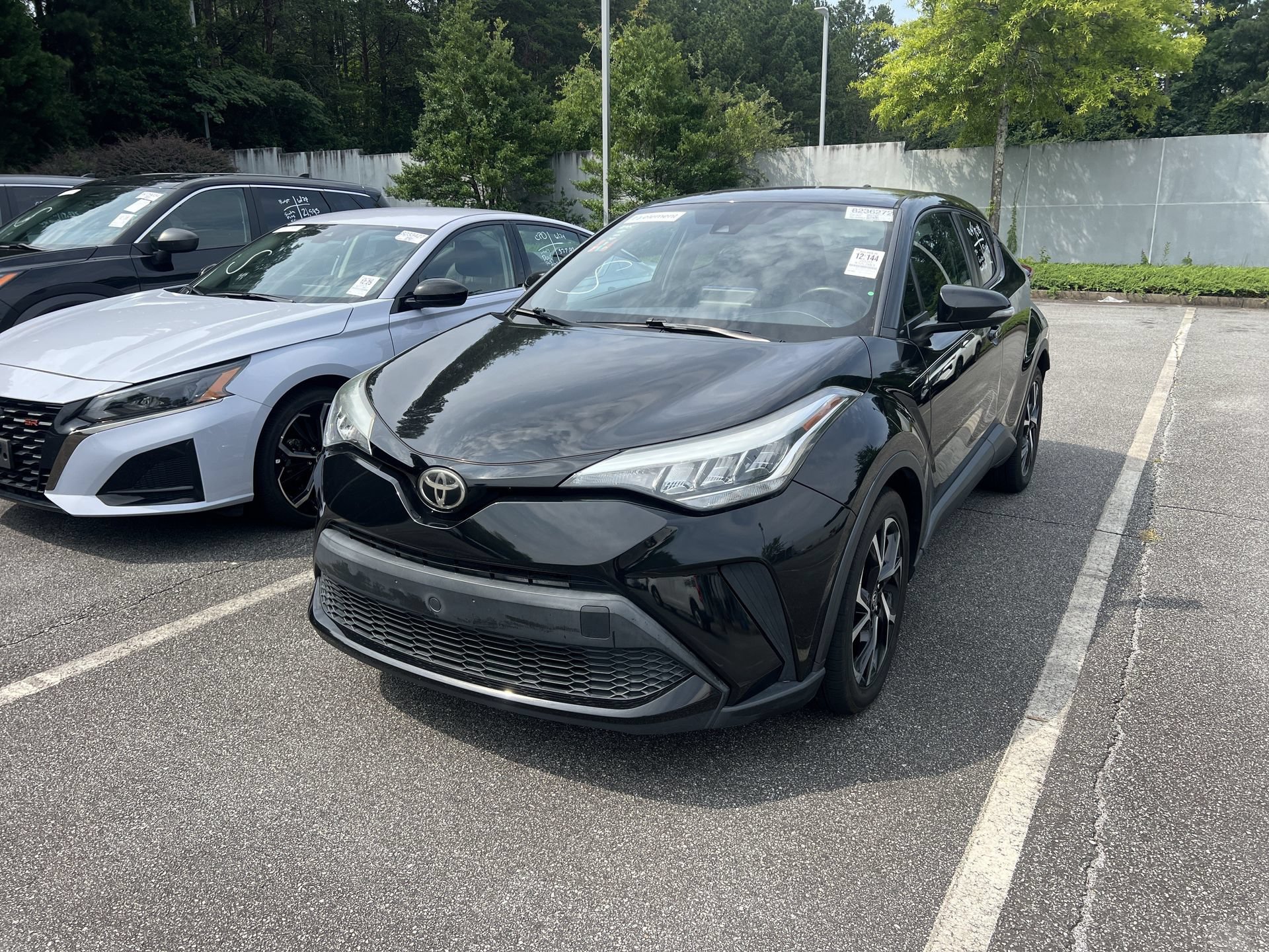 Used 2020 Toyota C-HR XLE FWD image 1