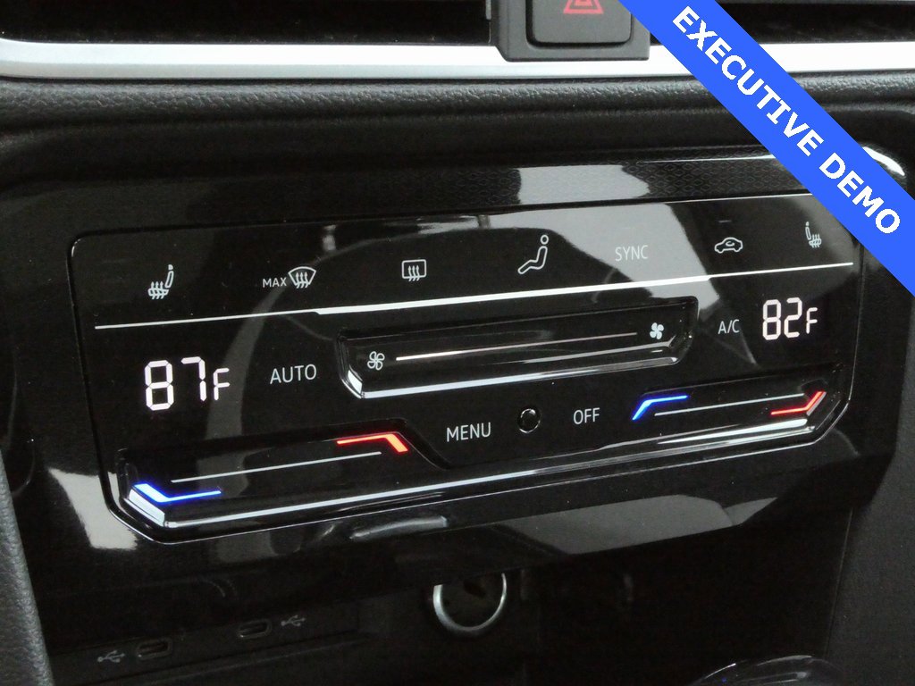 Certified 2025 Volkswagen Taos SE image 13