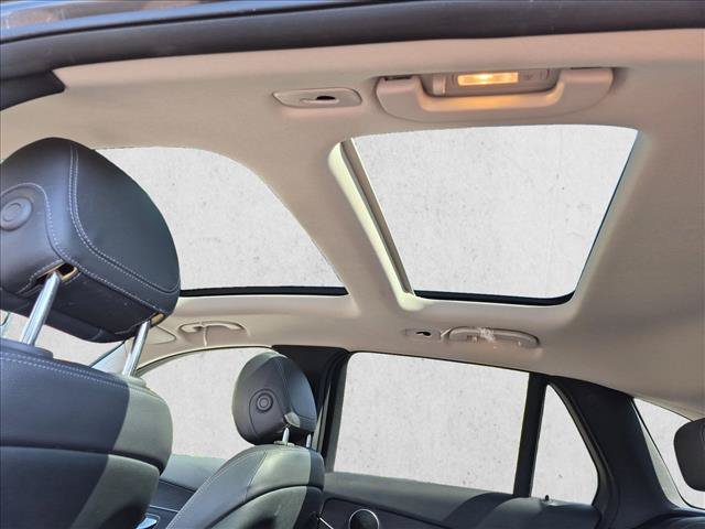 Used 2021 Mercedes-Benz GLC 300 4MATIC image 19