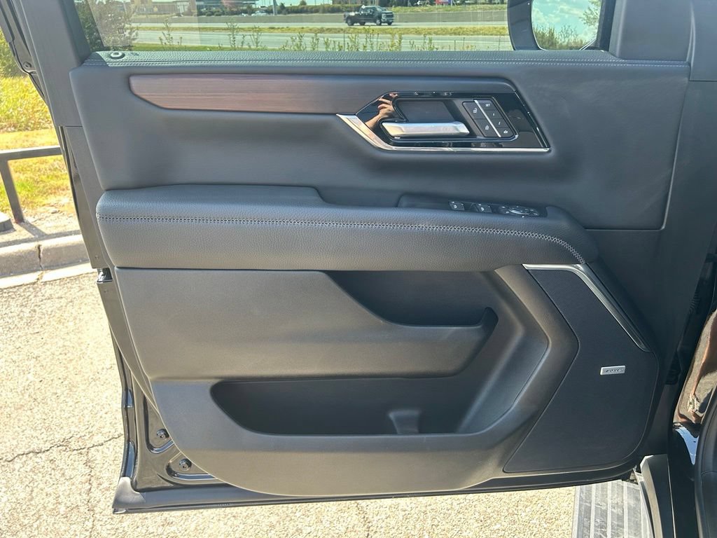 Used 2026 GMC Yukon Denali w/ Sun & Power Step Package AWD/4WD image 15