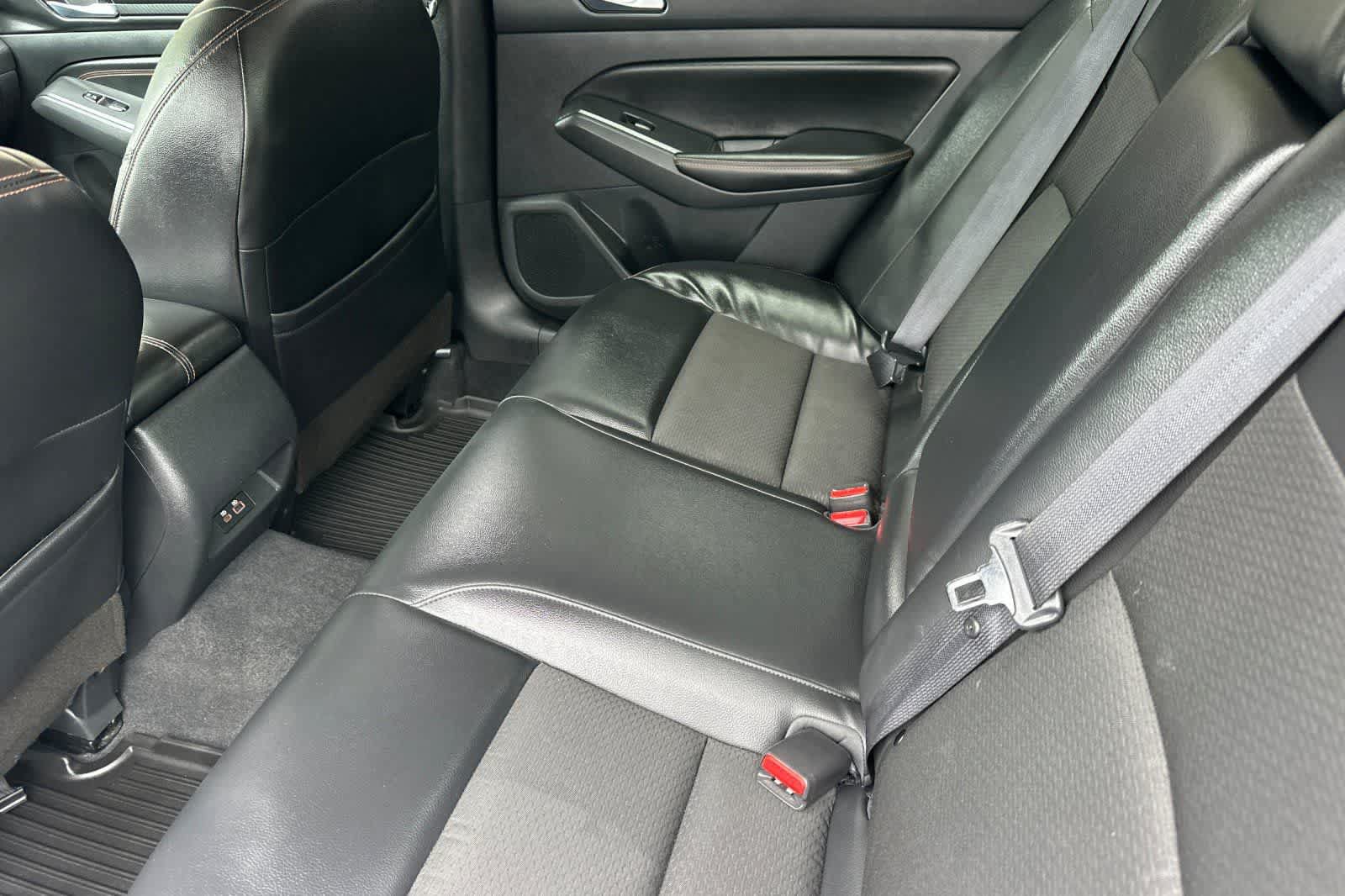 Used 2021 Nissan Altima 2.5 SR FWD image 5
