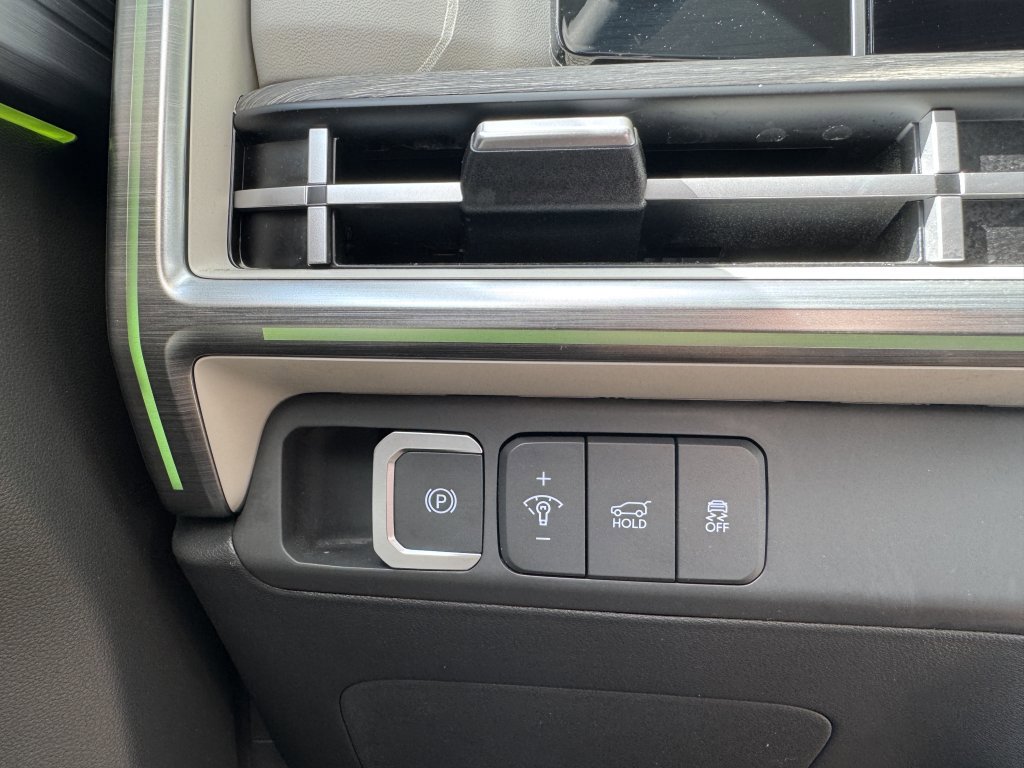 Used 2024 Hyundai Santa Fe Calligraphy image 29