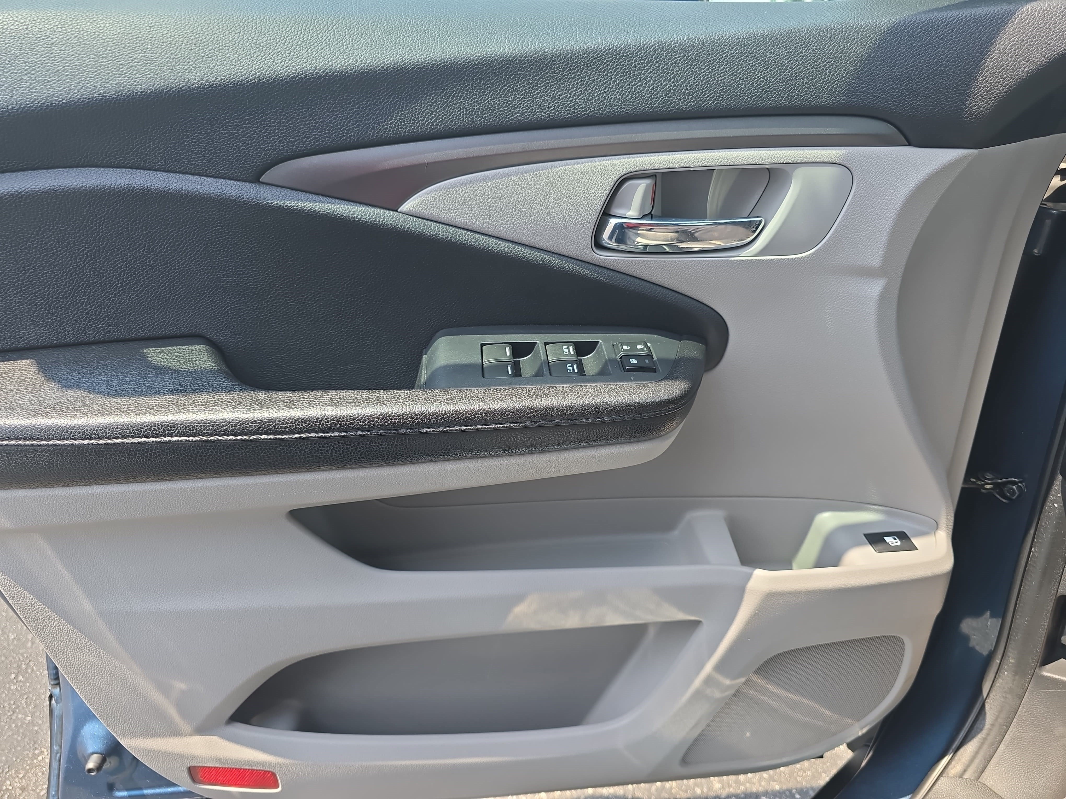 Used 2016 Honda Pilot EX image 27
