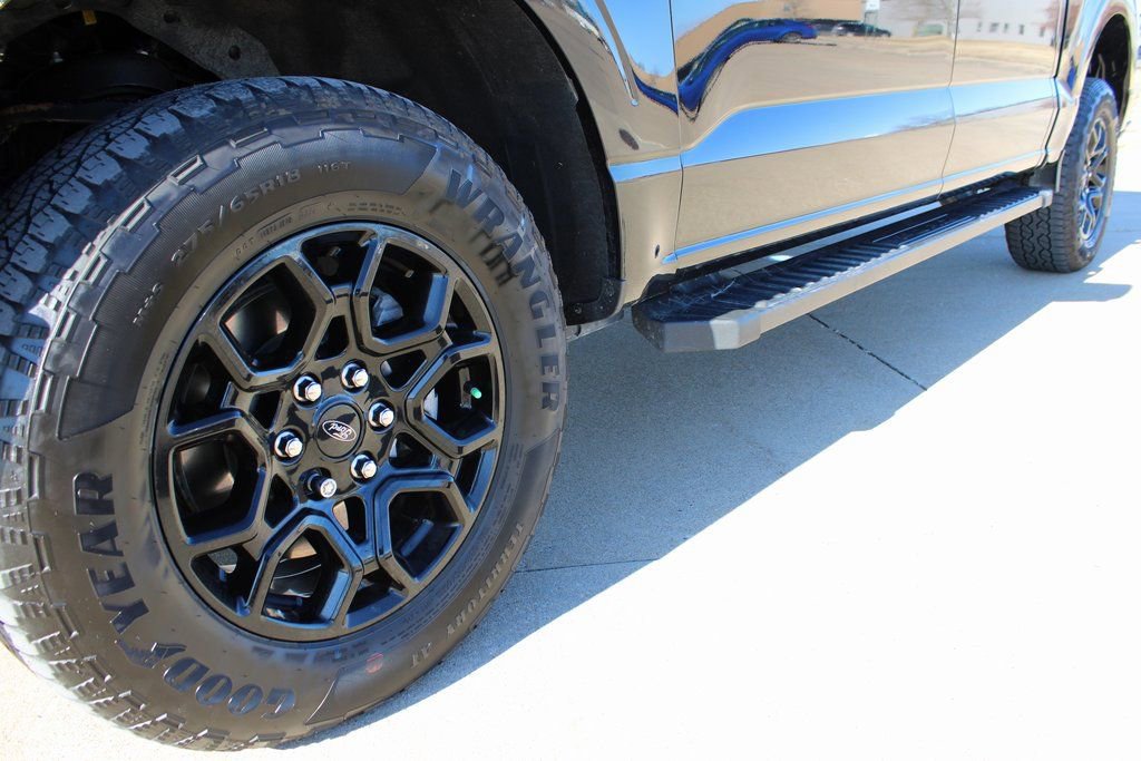 Used 2024 Ford F150 XLT w/ XLT Black Appearance Package image 10