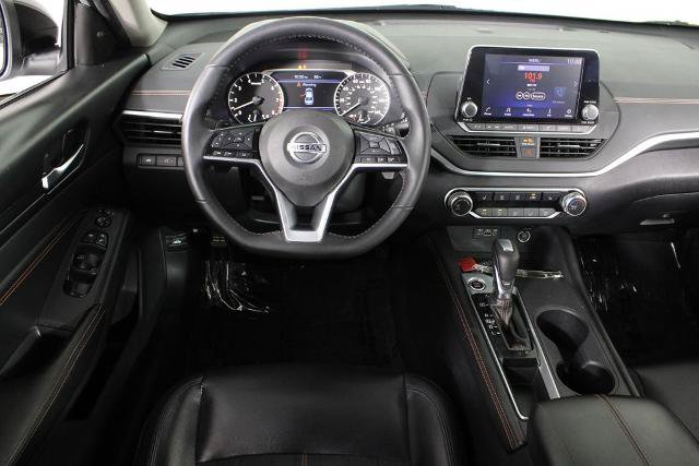 Certified 2020 Nissan Altima 2.5 SR w/ Premium Package FWD image 5