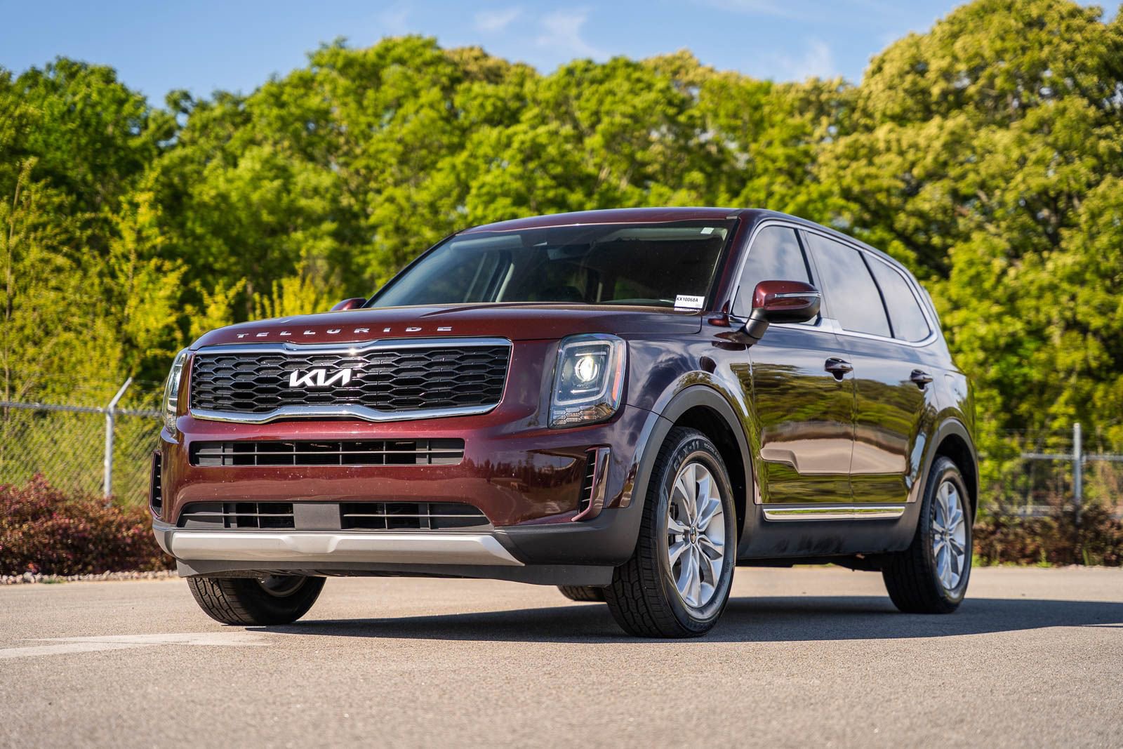 Used 2022 Kia Telluride LX AWD/4WD image 3