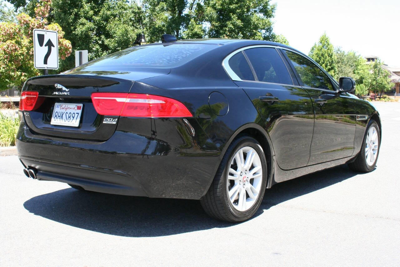 Used 2017 Jaguar XE Premium AWD/4WD image 5