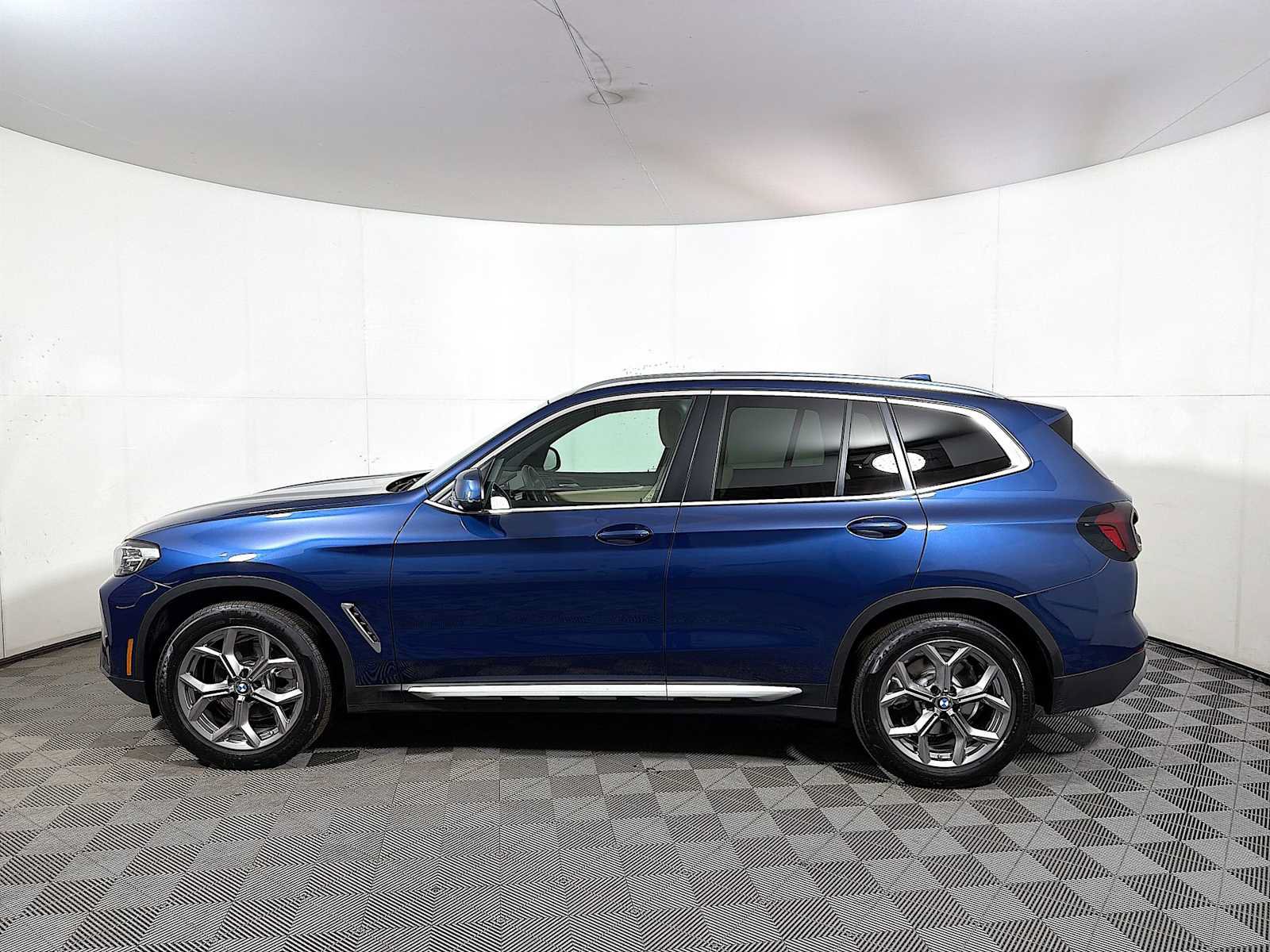 Used 2024 BMW X3 xDrive30i w/ Convenience Package AWD/4WD image 4