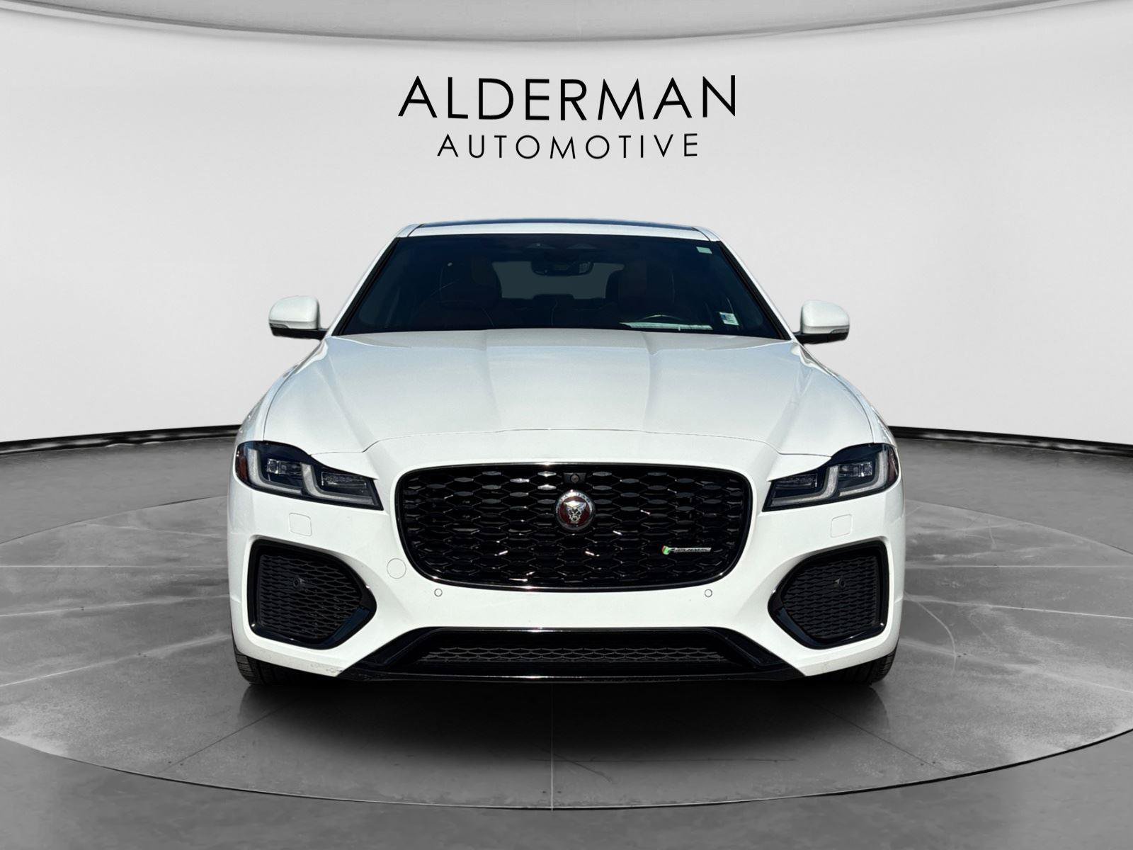 Used 2021 Jaguar XF R-Dynamic SE AWD/4WD image 9