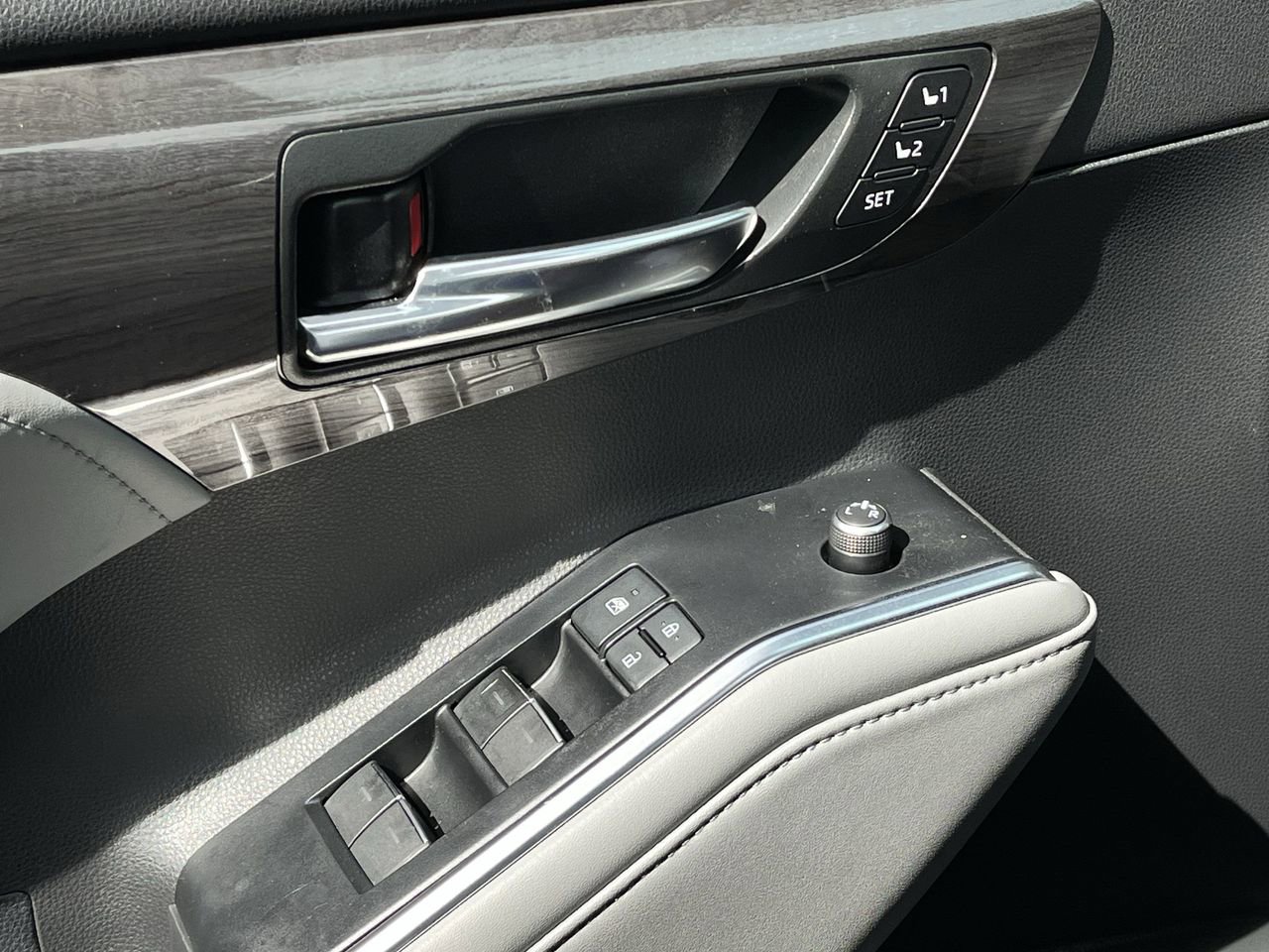 Used 2022 Toyota Highlander Platinum image 21