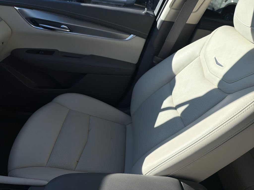 Used 2022 Cadillac XT5 Premium Luxury image 24