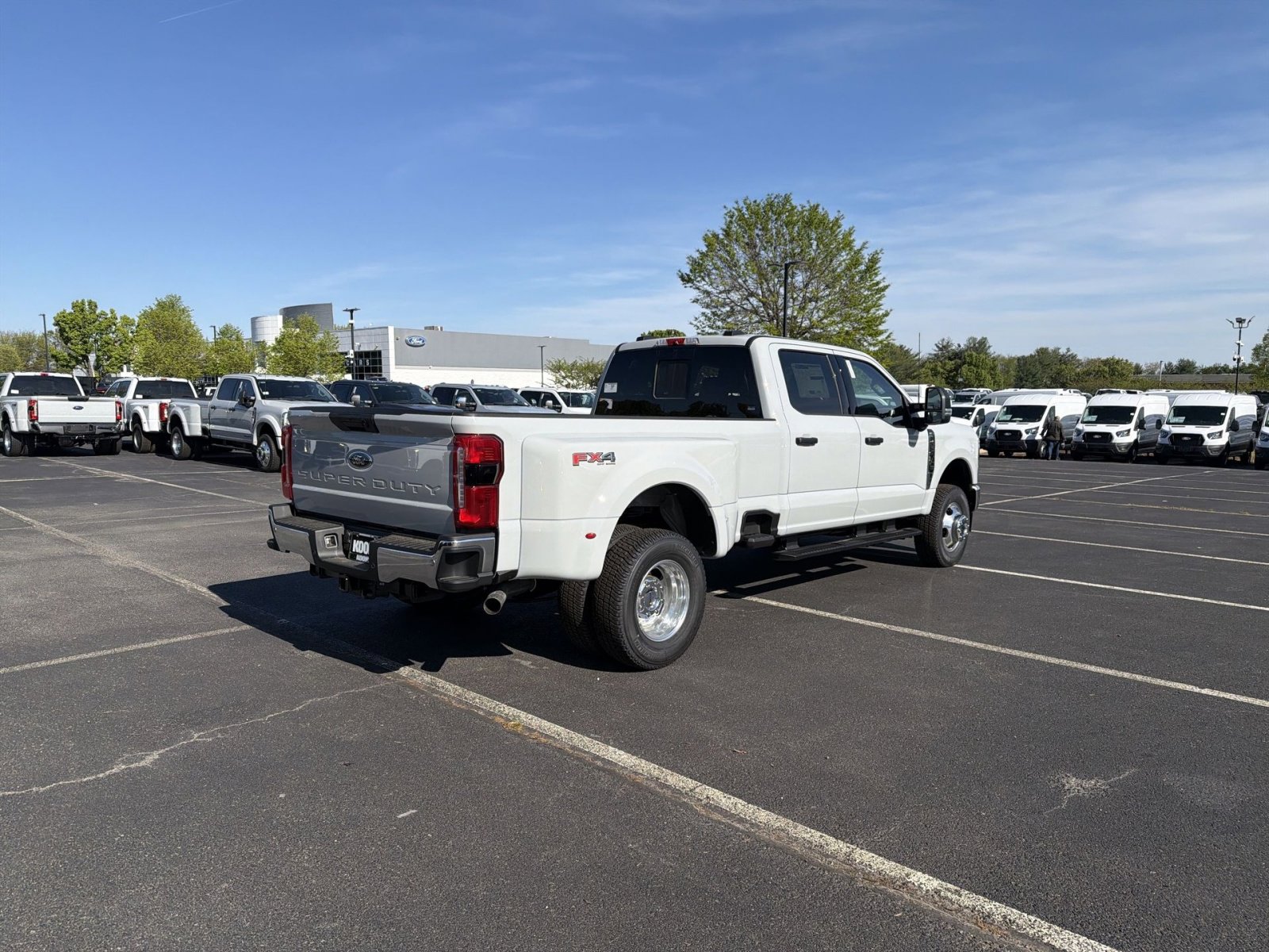 New 2026 Ford F350 XLT w/ 360-Degree Camera Package AWD/4WD image 7