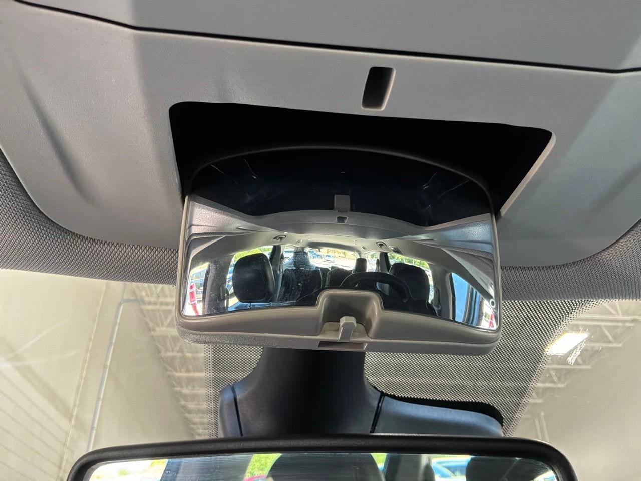 Used 2023 Chrysler Pacifica Touring-L FWD image 21