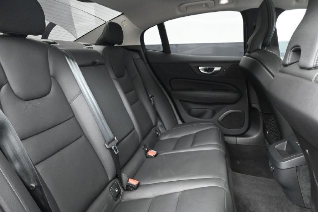 Used 2025 Volvo S60 B5 Plus FWD image 31