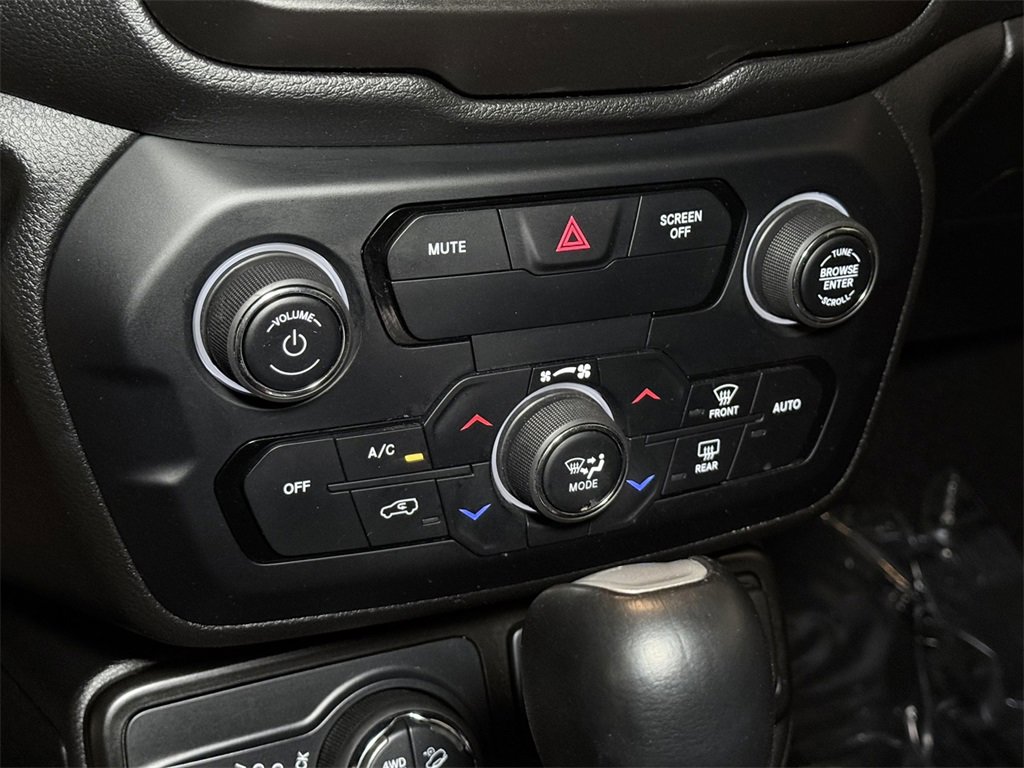 Used 2020 Jeep Renegade Trailhawk image 26