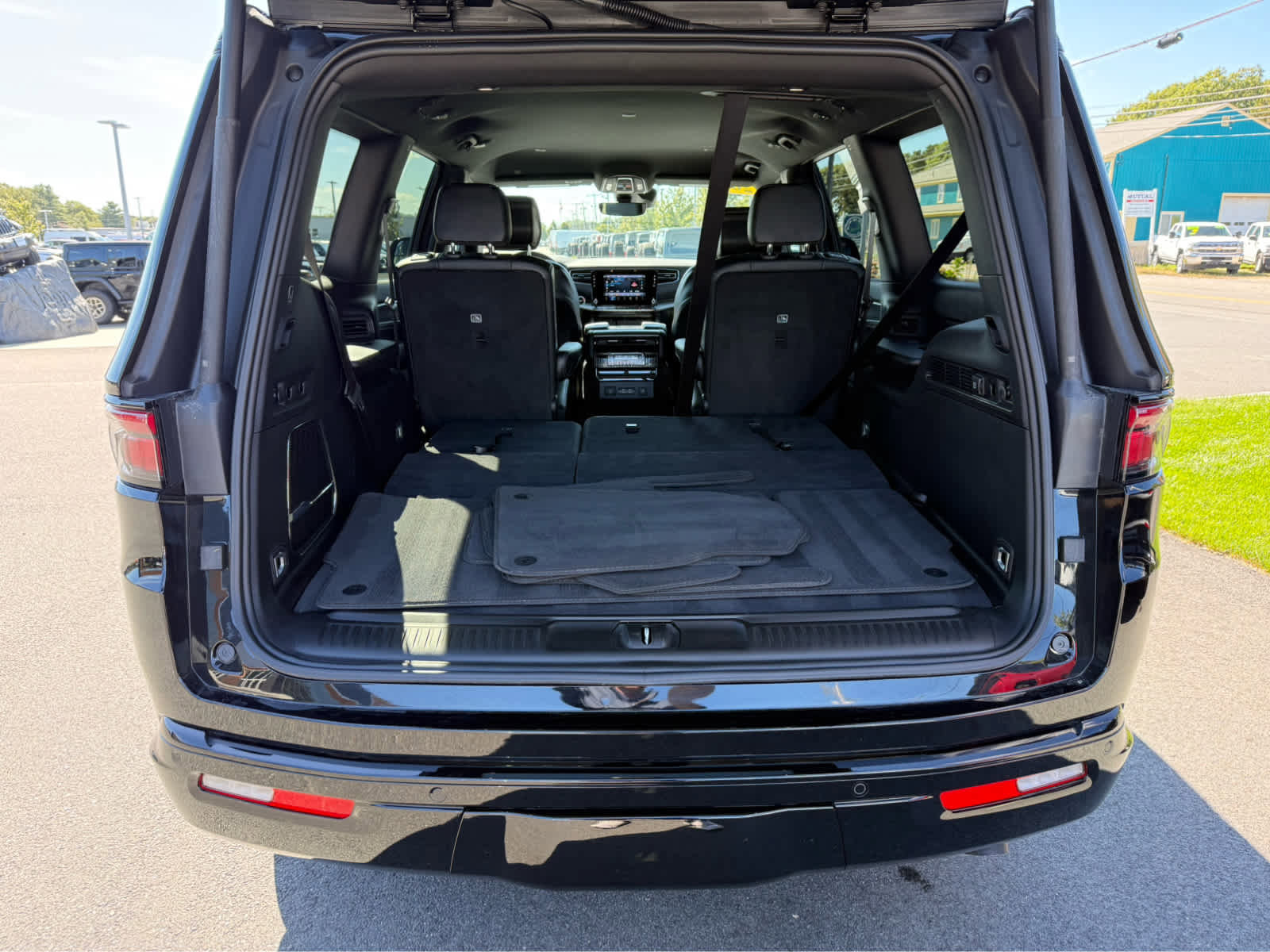 Used 2025 Jeep Wagoneer Series II image 8