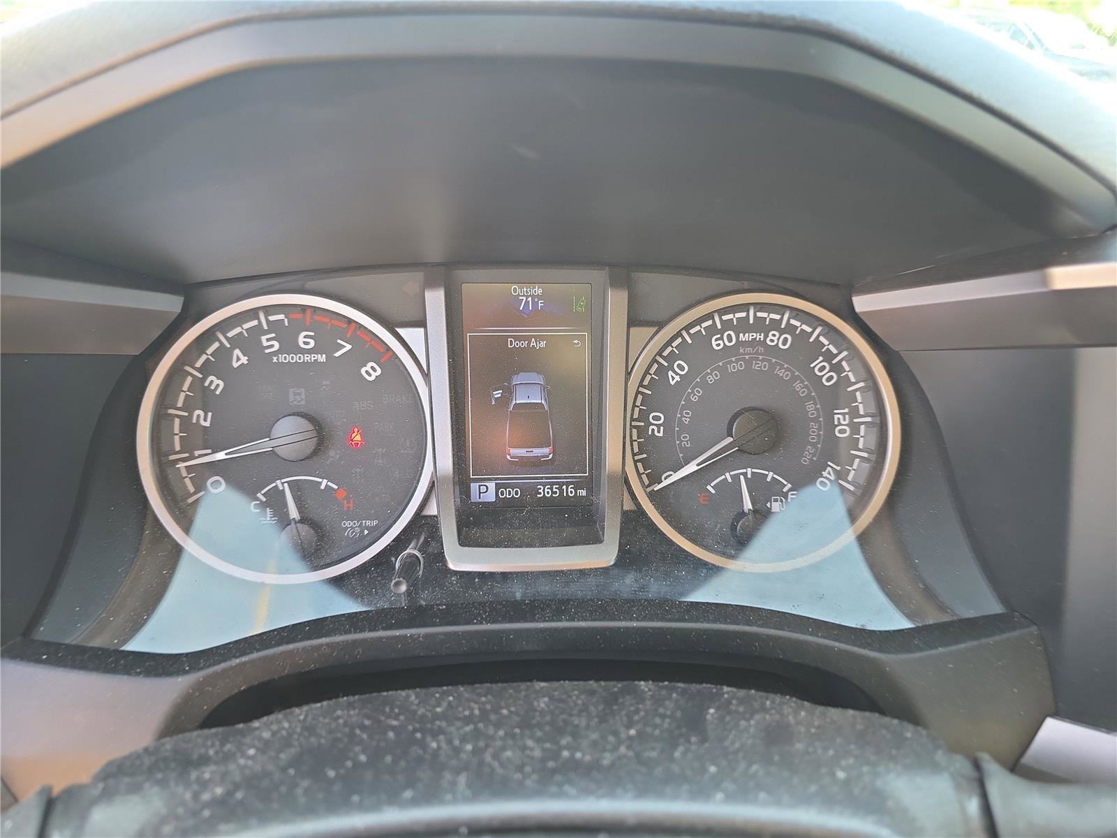 Used 2022 Toyota Tacoma SR5 w/ SR5 Appearance Package (SM) AWD/4WD image 21