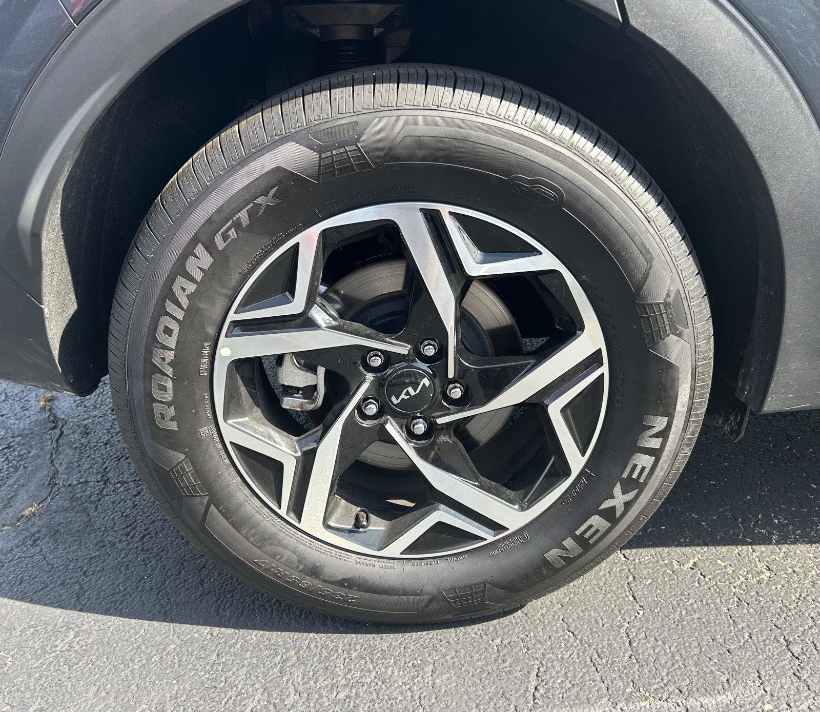 Used 2025 Kia Sportage LX image 18