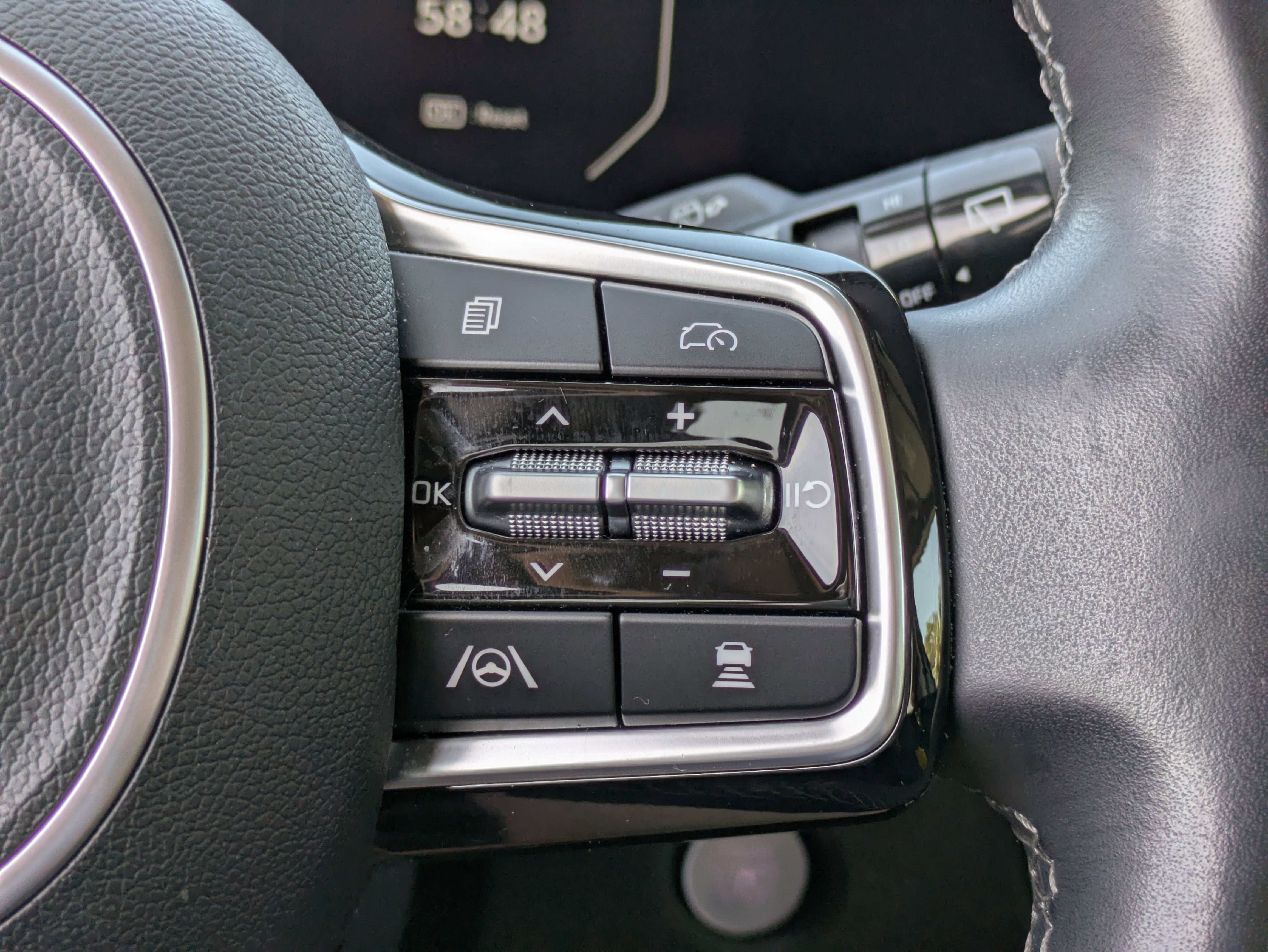 Used 2025 Kia Sorento SX image 26