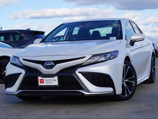 Used 2021 Toyota Camry XSE w/ Navigation Upgrade Package image 3