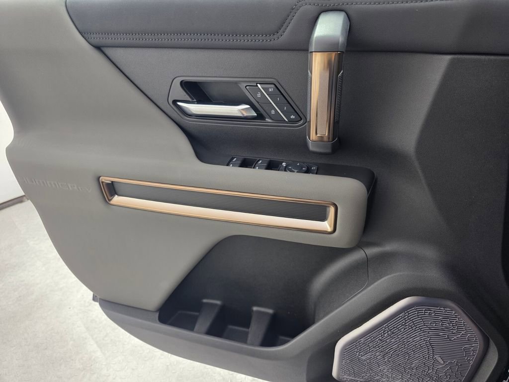 Used 2025 GMC Hummer EV 2X image 25