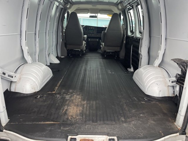 Used 2019 Chevrolet Express 2500 w/ Enhanced Convenience Package image 21