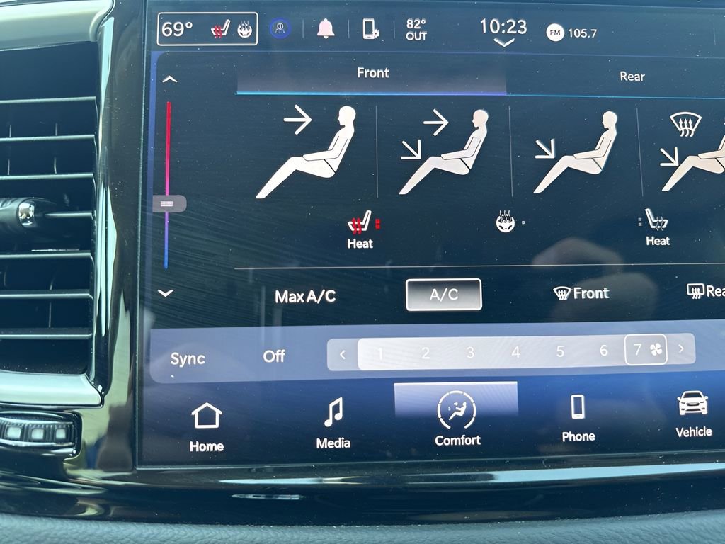 Used 2023 Chrysler Pacifica Touring-L FWD image 21