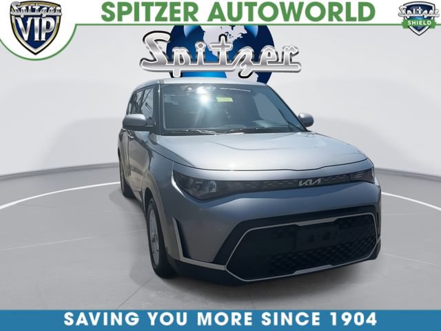 Certified 2023 Kia Soul LX w/ LX Technology Package FWD image 2