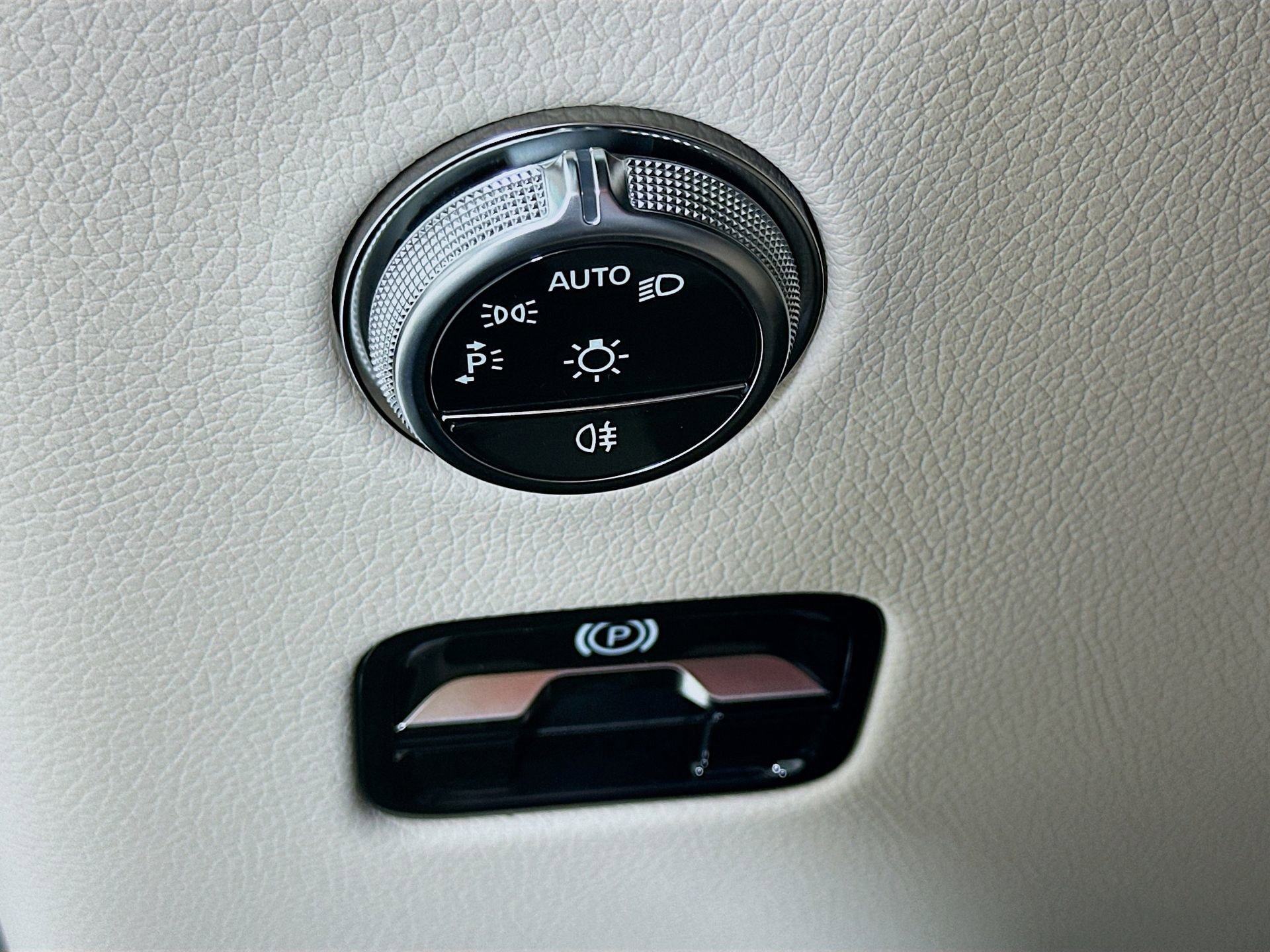 New 2026 Mercedes-Benz GLC 300 image 11