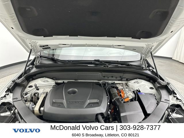 Used 2018 Volvo XC60 T8 R-Design w/ Convenience Package image 26