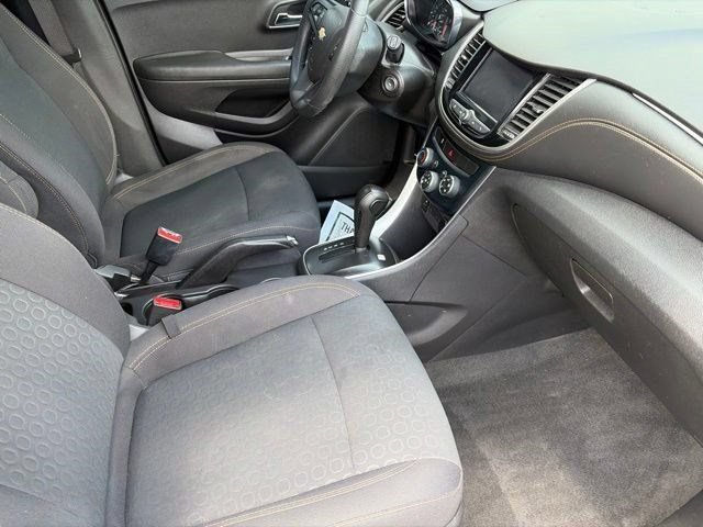 Used 2020 Chevrolet Trax LS w/ Tint and Cruise Package AWD/4WD image 36