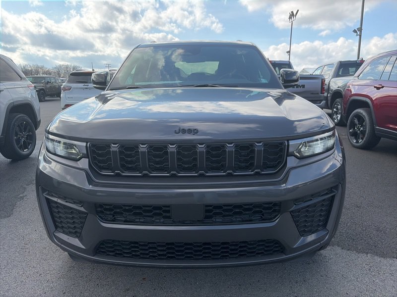 New 2026 Jeep Grand Cherokee Altitude AWD/4WD image 10
