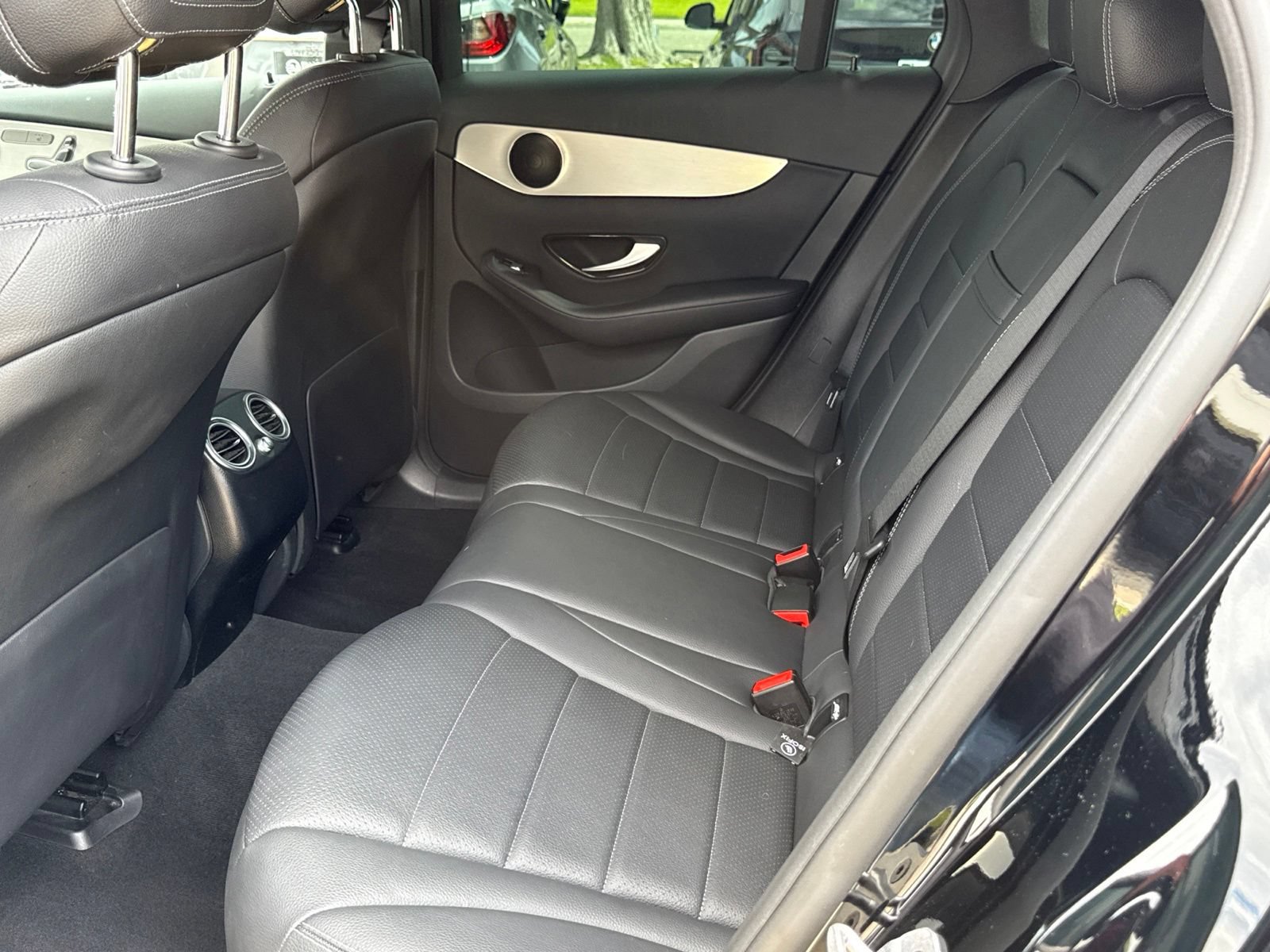Used 2022 Mercedes-Benz GLC 300 w/ Multimedia Package Lite image 41