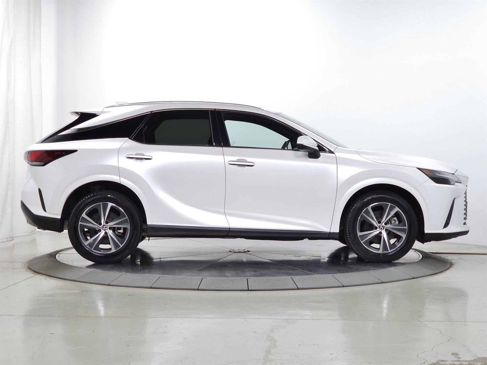 Used 2023 Lexus RX 350 Premium w/ Cold Area Package AWD/4WD image 12