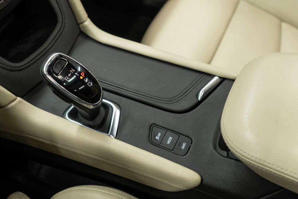 Used 2017 Cadillac XT5 Luxury w/ Driver Awareness Package image 19