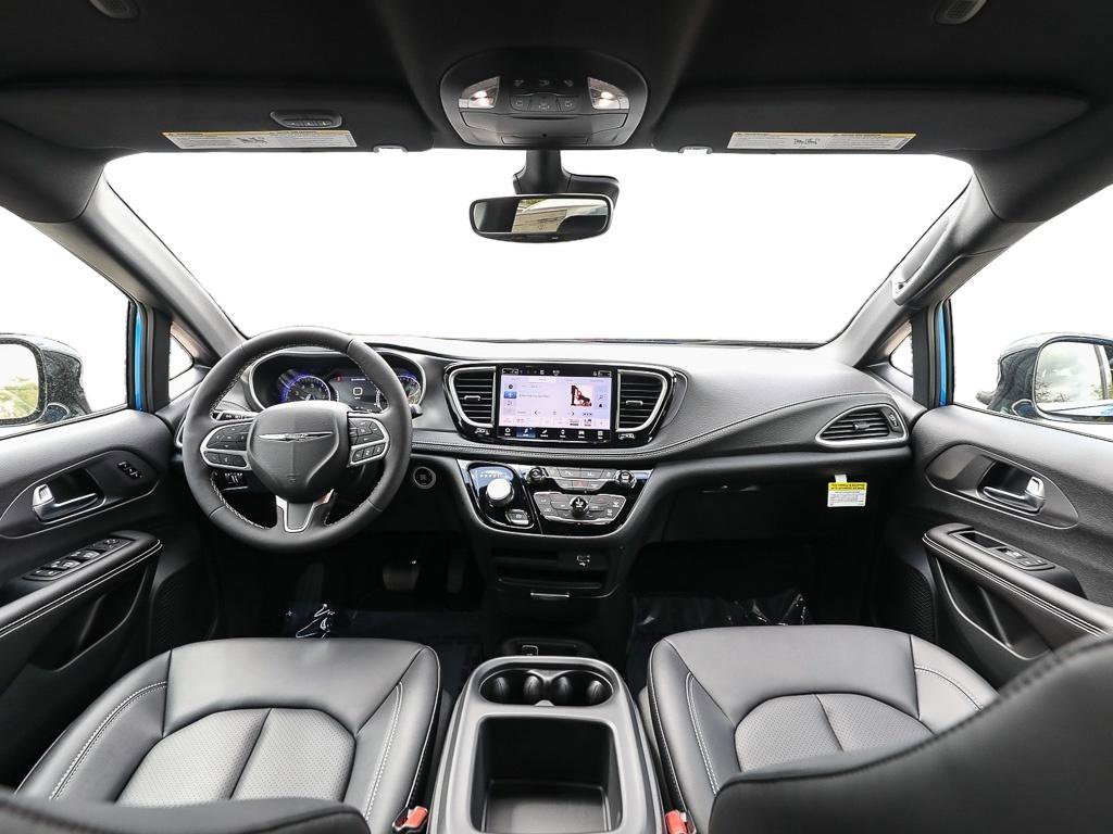 New 2026 Chrysler Pacifica Select FWD image 22