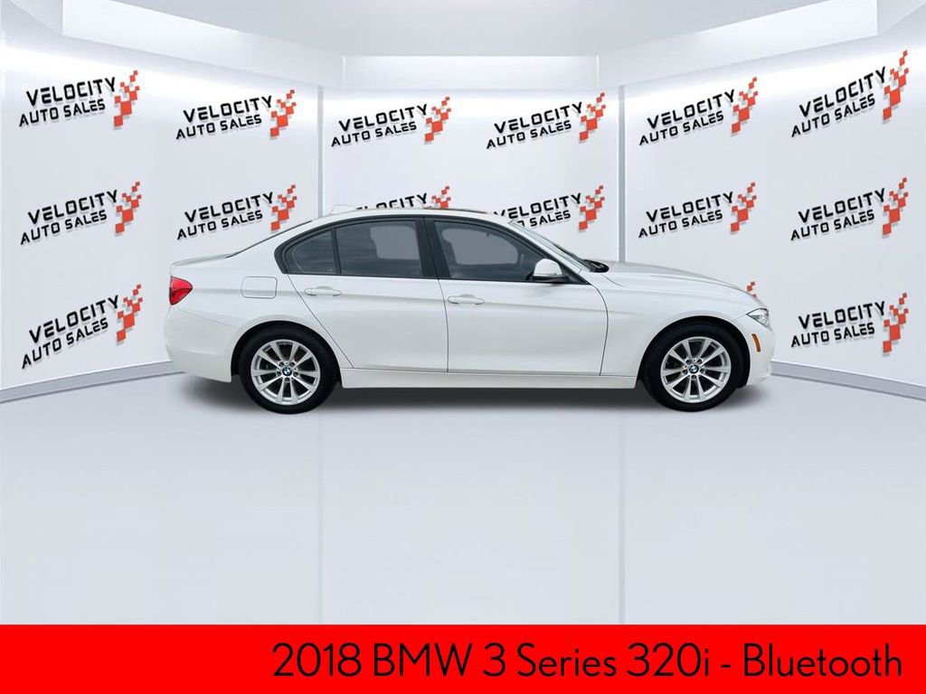 Used 2018 BMW 320i Sedan w/ Convenience Package RWD image 2
