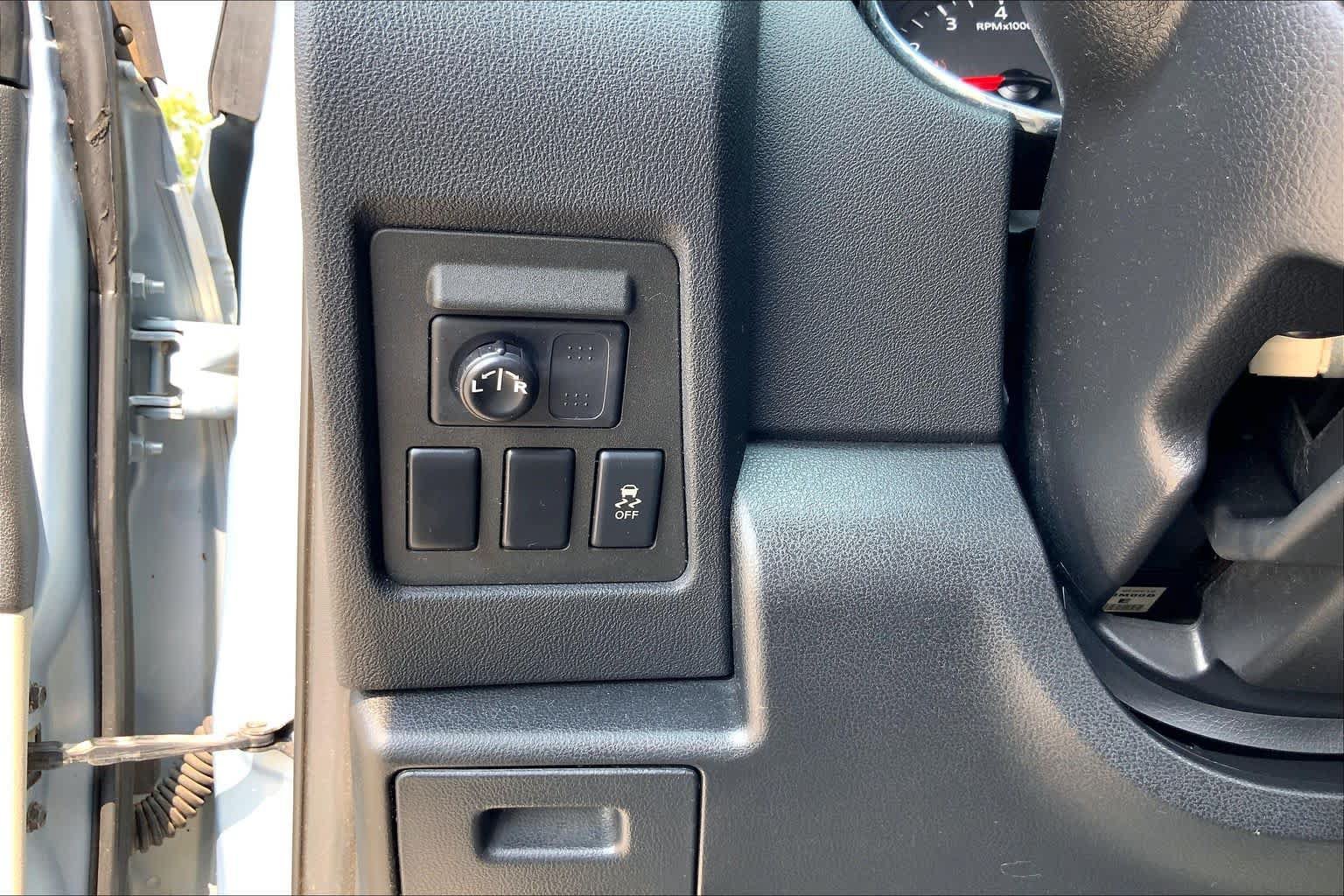 Used 2014 Nissan Rogue S w/ Convenience Package FWD image 33