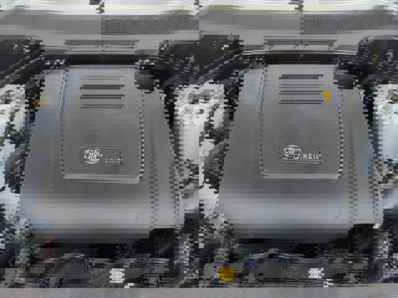 Used 2025 Land Rover Defender 110 S AWD/4WD image 15