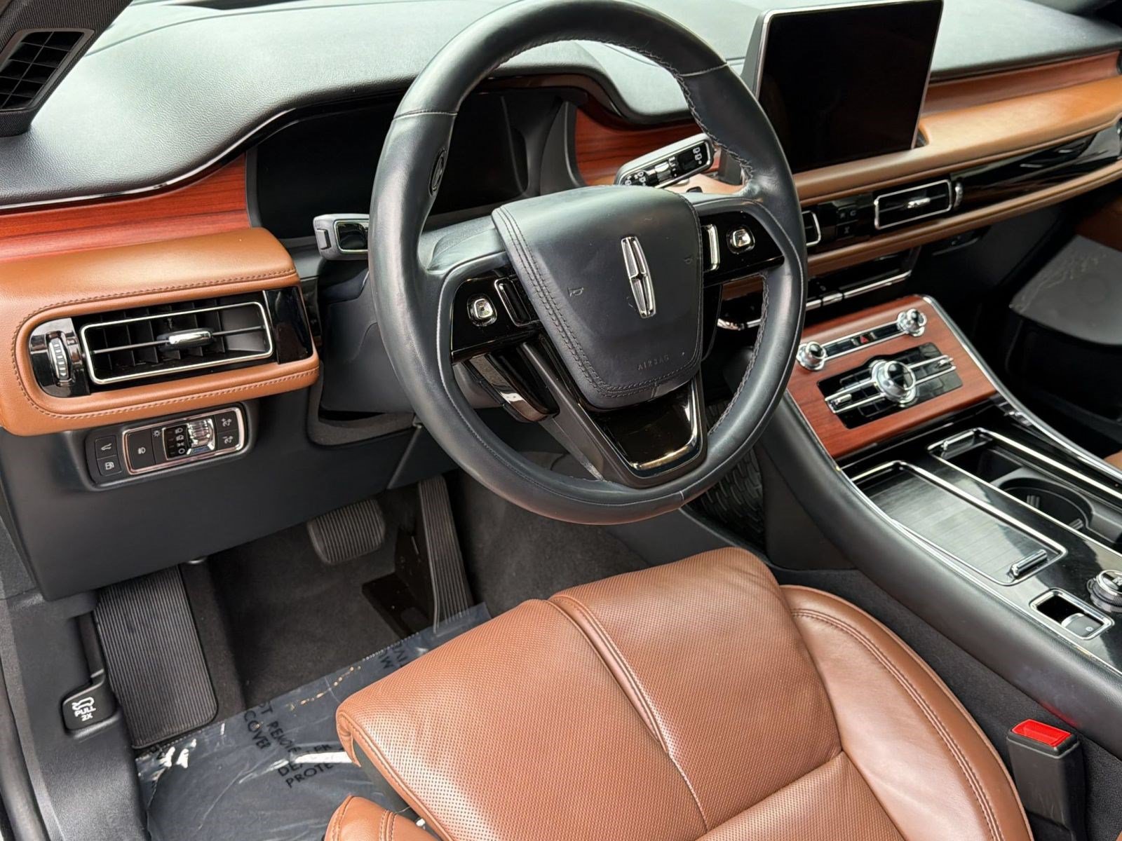 Used 2022 Lincoln Aviator Grand Touring w/ Equipment Group 301A AWD/4WD image 4