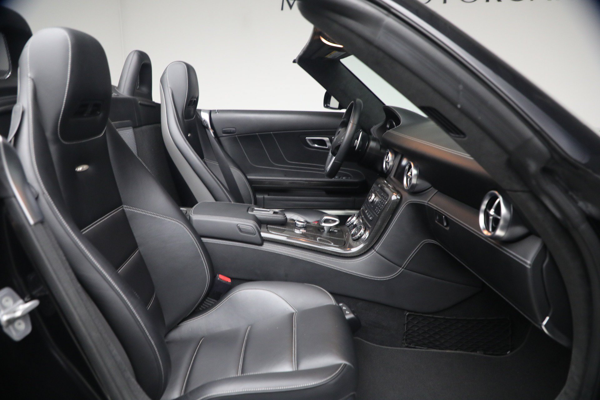 Used 2012 Mercedes-Benz SLS AMG Roadster image 16