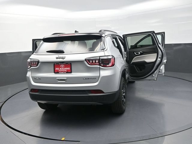Used 2024 Jeep Compass Limited AWD/4WD image 34